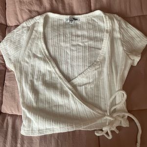 Cropped short sleeve side tye